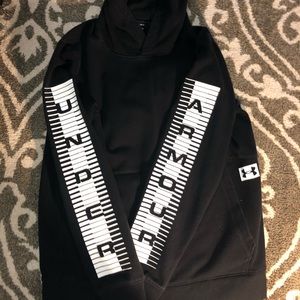 Fitted under armor black sweatshirt